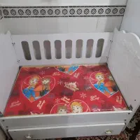 تخت گهواره ای|تخت و صندلی بچه|بهارستان, |دیوار