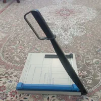 دستگاه برش کاغذ (گیوتین)