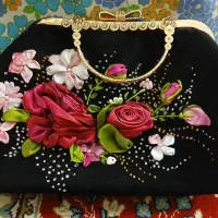 کیف رمان دوزی شده