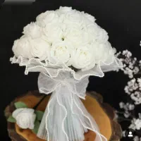 دسته گل جاودانه  و پول