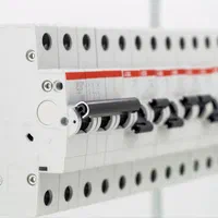 برقکاری / برقکار سیار صنعتی و ساختمانی / برق کار