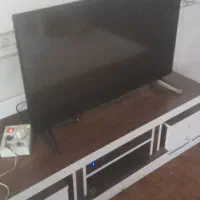 ال ای دی ۴۳اینچ خاموش شده روچراغ چشمک زن هس