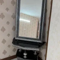 آینه کنسول کنار سالنی