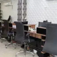 مشاور خانم در هلدینگ املاک با پایه ثابت ۲۰ تومان