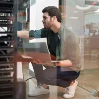 خدمات حرفه ای و  تخصصی شبکه و IT (پشتیبانی شبکه)