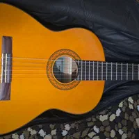 گیتار یاماها مدلC70  در حد نو