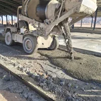 بتن ریزی اتو میکسر و ماله پروانه