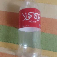 تعداد زیادی بطری ۱و نیم لیتری نوشابه