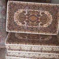 پشتی دو نوع کرم و مشکی