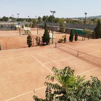 آموزش و اجاره سانس تنیس خاکی|ورزشهای توپی|اصفهان, محمودیه|دیوار
