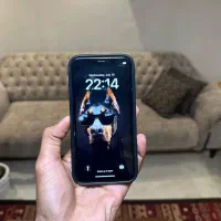 ایفون xr مناسب استفاده