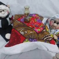 عروسک های سنتی پیرمرد و پیرزن با کرسی