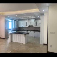 ۱۷۲ متر نوسازکلید نخورده ۳ پارکینگه صادقیه