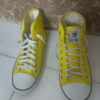 چند عدد کتونی اورجینال|کیف، کفش، کمربند|مشکیندشت, |دیوار