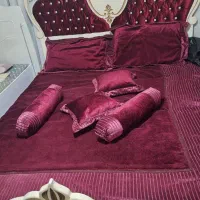 تخت خواب چوبی تاج دار و رو تختی مخمل ایتالیایی|تخت و سرویس خواب|تهران, قیام|دیوار