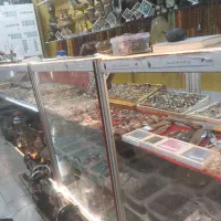 فروشنده خانم