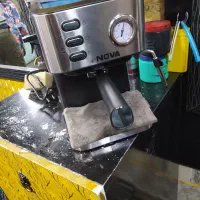 دستگاه قهوه ساز در حد نو