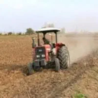 استخدام راننده تراکتور با حقوق روزانه