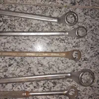 آچار بوکس ماشینی و تعدادی آچار رینگ در حد نو