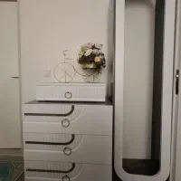 فروش خیلی فوری آینه و دراور عروس