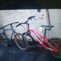 دوتا دوچرخه یکیش آهنی هس یکی دیگه آلمینیوم