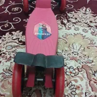 اسکوتر فقط در خانه بوده