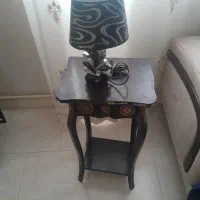 میز تلفن و چراغ مطالعه