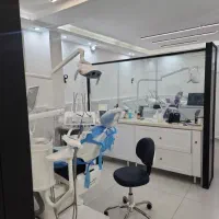 پذیرشکار کلینیک دندانپزشکی