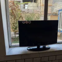 تلوزیونی اینج|تلویزیون و پروژکتور|پیر بکران, |دیوار