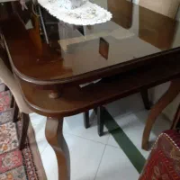 فقط میز ناهار خوری