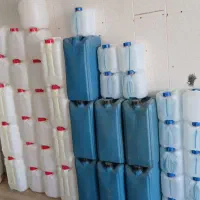 گالن ۷۰ لیتری سفید و آبی|ظروف نگهدارنده، پلاستیکی، یکبارمصرف|میناب, |دیوار