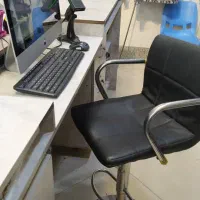 استخدام صندوق دار(خانم)و استخدام انباردار(آقا)