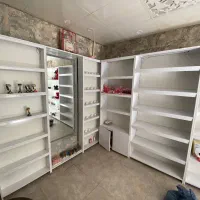 قفسه ویترین مغازه کم استفاده|کتابخانه، شلف، قفسه‌های دیواری|کرج, حصارک بالا|دیوار