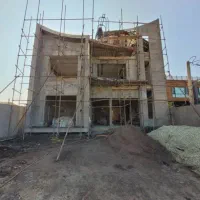 سازنده استخر