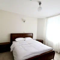 واحد مبله نزدیک مراکز گردشگری جمهوری|اجارهٔ کوتاهمدت آپارتمان و سوئیت|شیراز, باغ تخت|دیوار