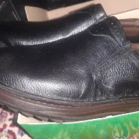 با سلام  یک جفت کفش  سایز ۴۳