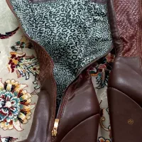 چکمه زنانه و بشقاب شیشه ای و بطری مدرسه و مانتو|کیف، کفش، کمربند|اصفهان, لاله|دیوار