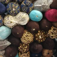 پشتی سنتی شاه‌نشین با پارچه مخمل و شانل|پشتی|خمینی‌شهر, |دیوار