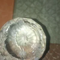 دو تا سنگ قیمتی یکی زمرد. و دومی کریستال درصد بالا