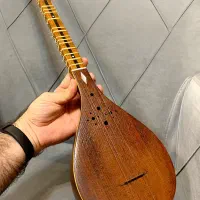 سه تار ساخته ی استاد محمود صادق محمدی