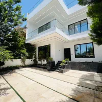 ۴خواب تریبلکس ۳۰۰م/تاپ لوکیشن/سند تک برگ