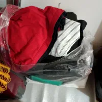 تعداد زیادی پوشاک