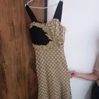 لباس مجلسی|لباس|اشتهارد, |دیوار