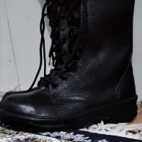 لباس خدمت سپاه و پوتین|لباس|قدس, شهرقدس|دیوار