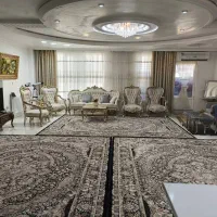 آپارتمان آراسته/ 140 متری / 20متری /املاک