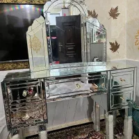 میزکنسول آیینه مغازه جمع کردم فروش داخل خانه هست|بوفه، ویترین، کنسول|بندرعباس, |دیوار