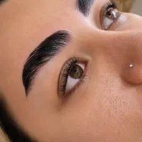 لیفت و لمینت مژه و ابرو قیمت افتتاحیه