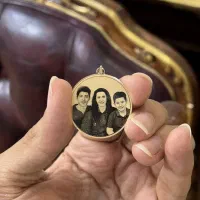 حک چهره، چشم بر روی طلا 18 عیار