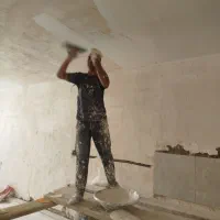 با سلام گچ کار و لکه گیری هستم