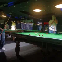 همکار خانم یا آقا جهت کار درسالن بیلیارد و رستوران|استخدام خدمات فروشگاه و رستوران|قزوین, |دیوار